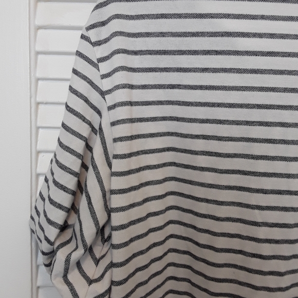 Striped Shirt w/ twisted short sleeves Top - Picture 4 of 8